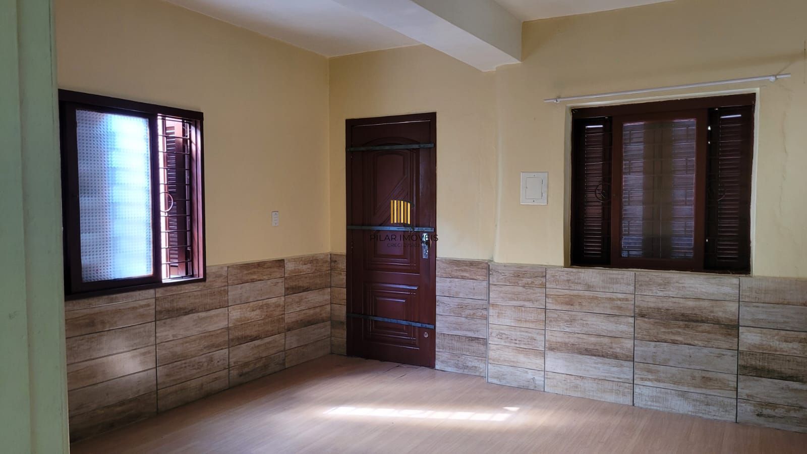 Casa Com 5 dormitórios no Bairro Partenon