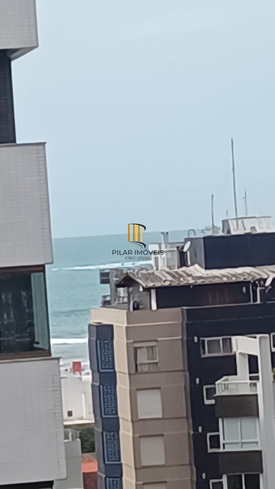 Apartamento com 03 Quartos (01 suíte) e 02 vagas na Praia de Torres RS