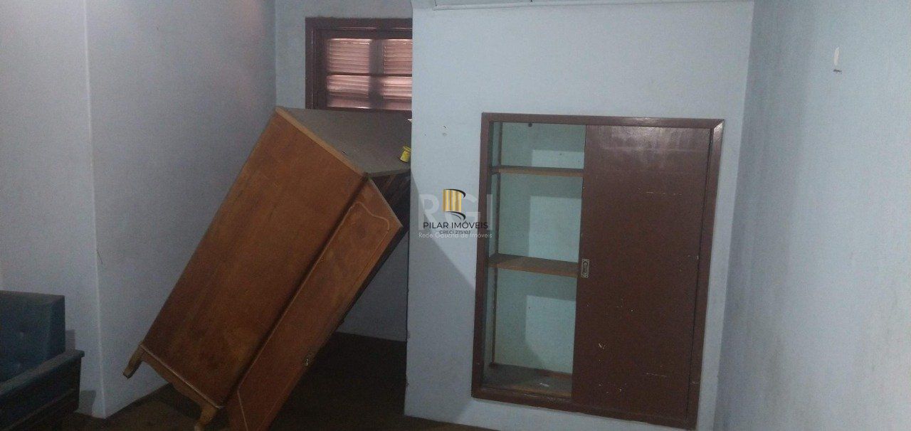 Casa de 4 dormitórios na Av. Teresópolis bairro Teresópolis