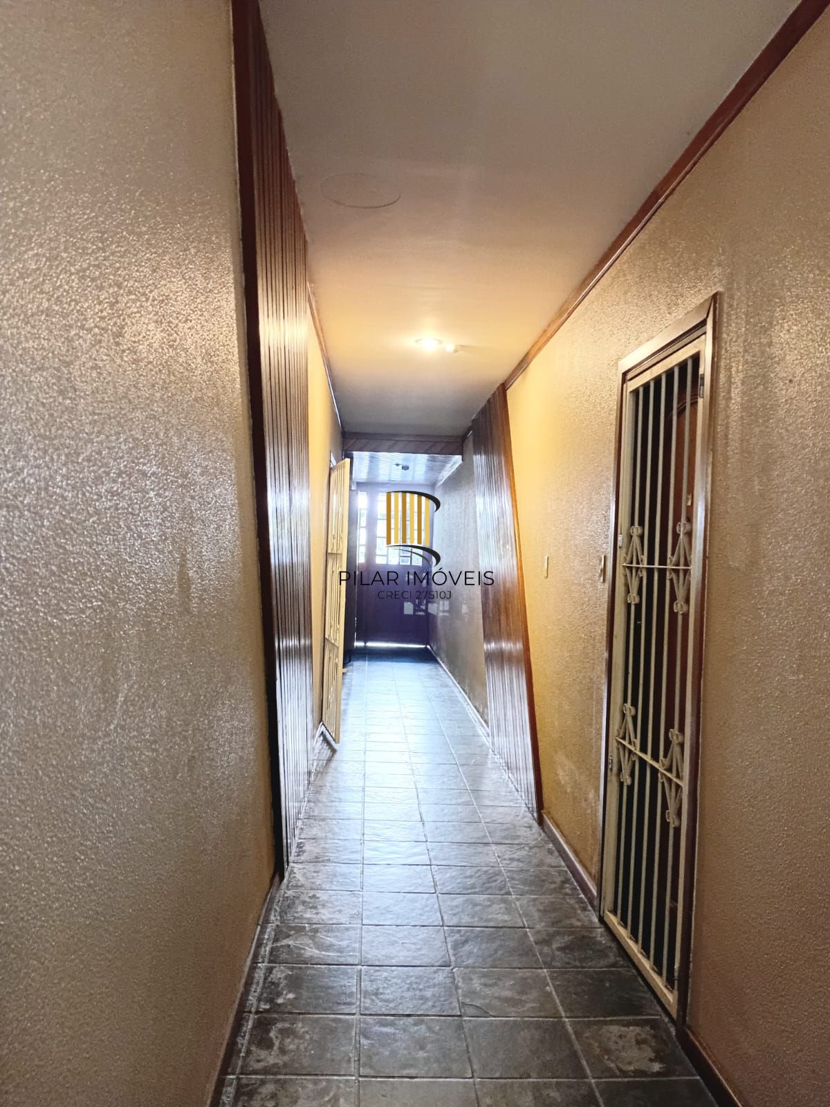 Apartamento 3 dormitórios, frente, sacada no bairro Santana - Porto Alegre - RS