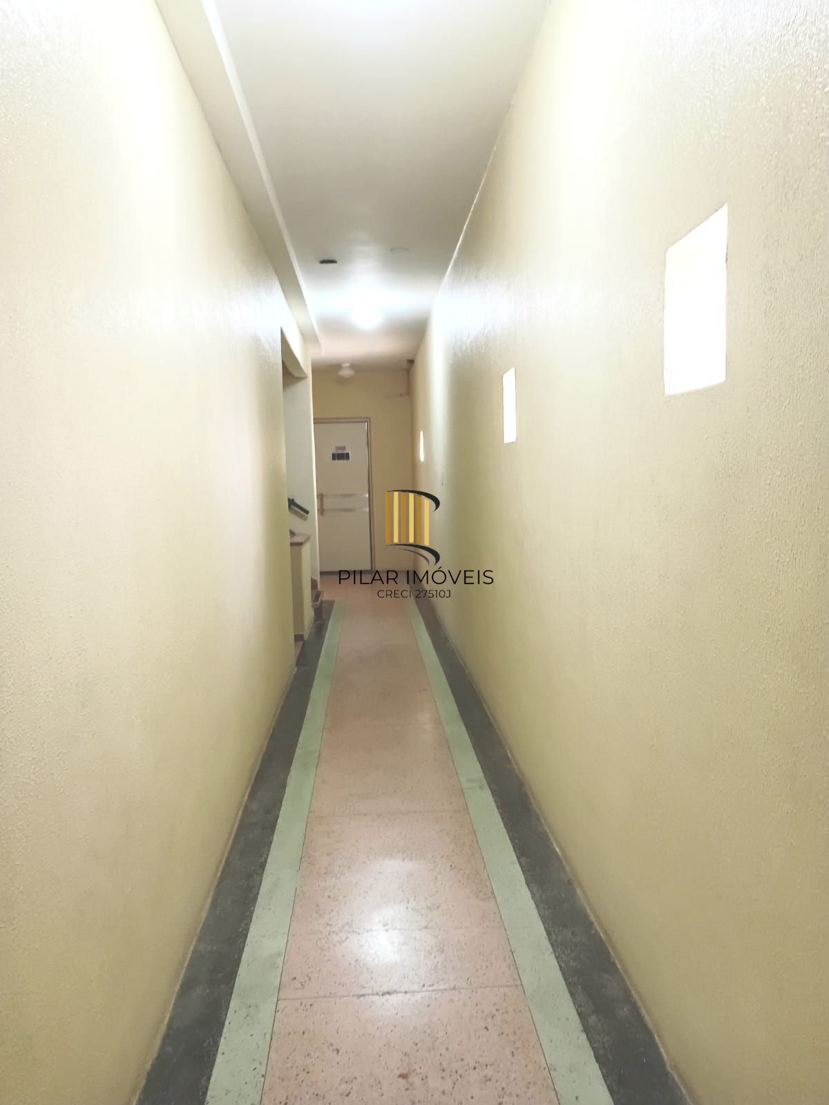 Apartamento 3 dormitórios, frente, sacada no bairro Santana - Porto Alegre - RS