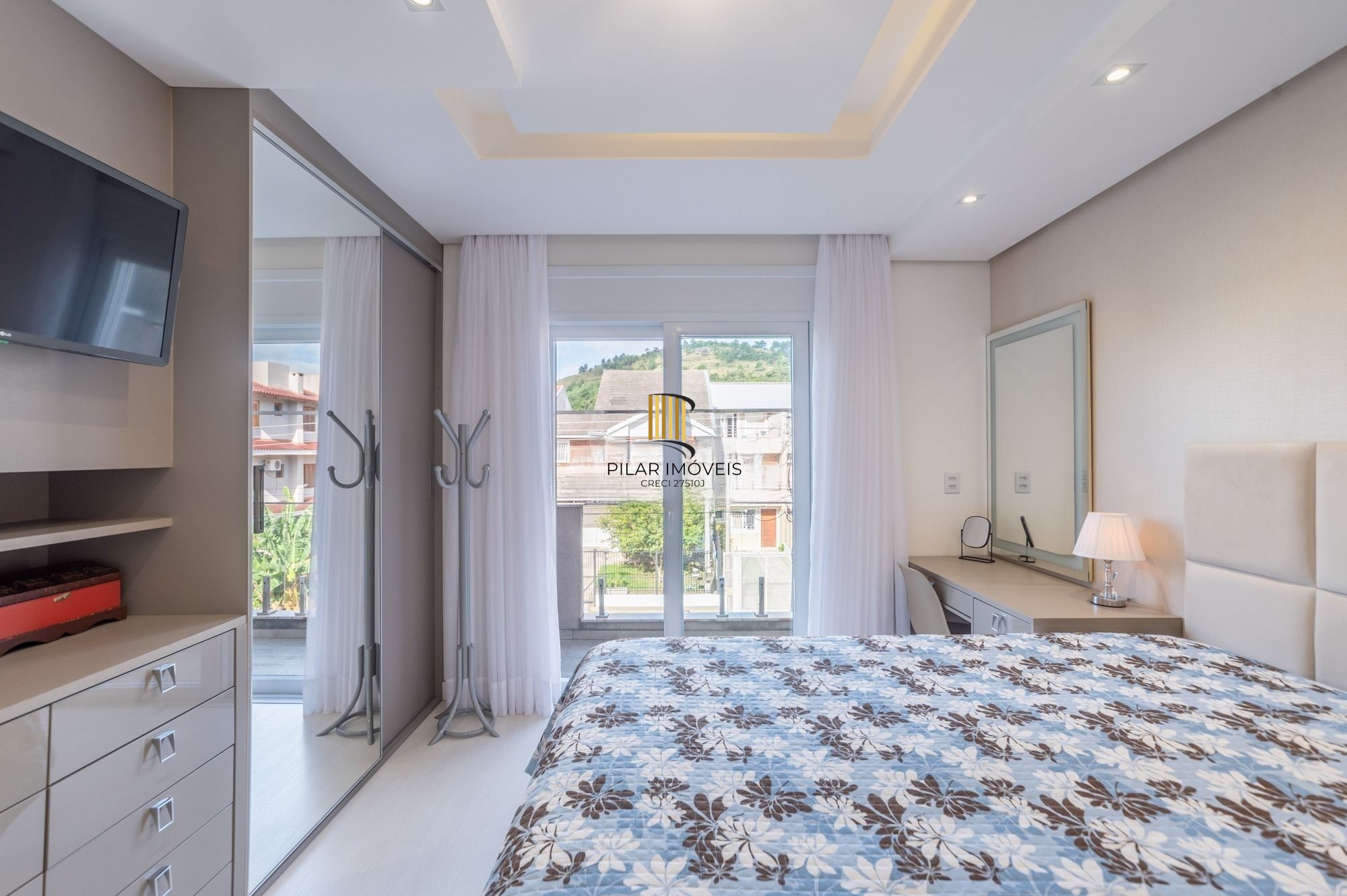 Deslumbrante casa 3 suítes, 4 Banh, 2 vagas cobertas, Guarujá POA RS