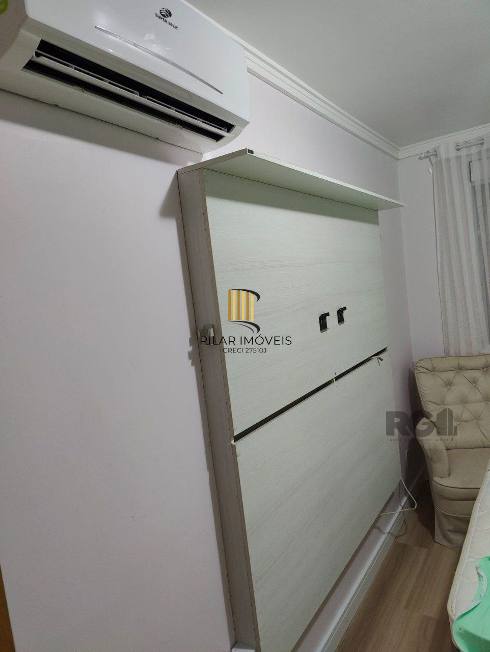 Casa com 2 dormitórios em condomínio fechado em Canoias