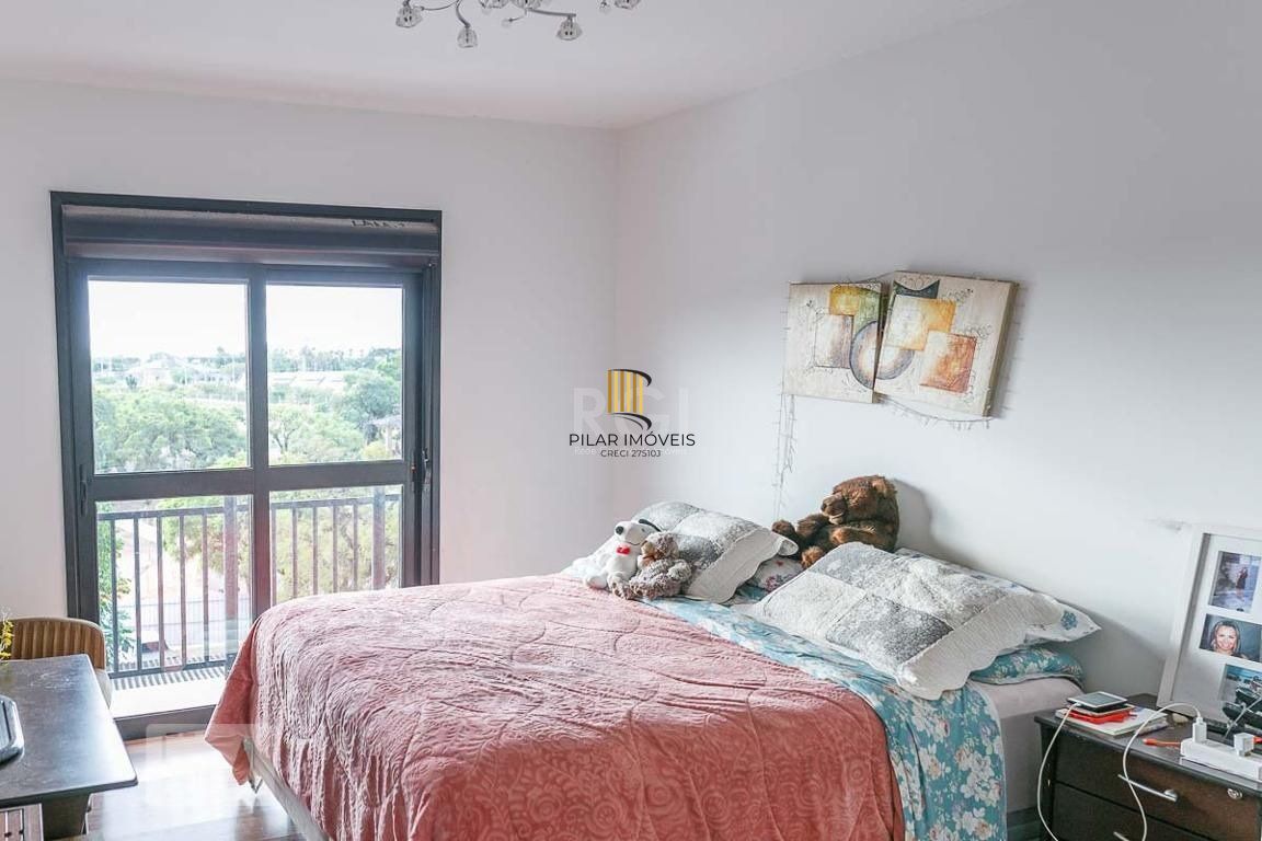 Apartamento com 3 quartos, 1 suíte, churrasqueira, 2 vagas de garagem, no bairro Cristal, Porto Alegre/RS