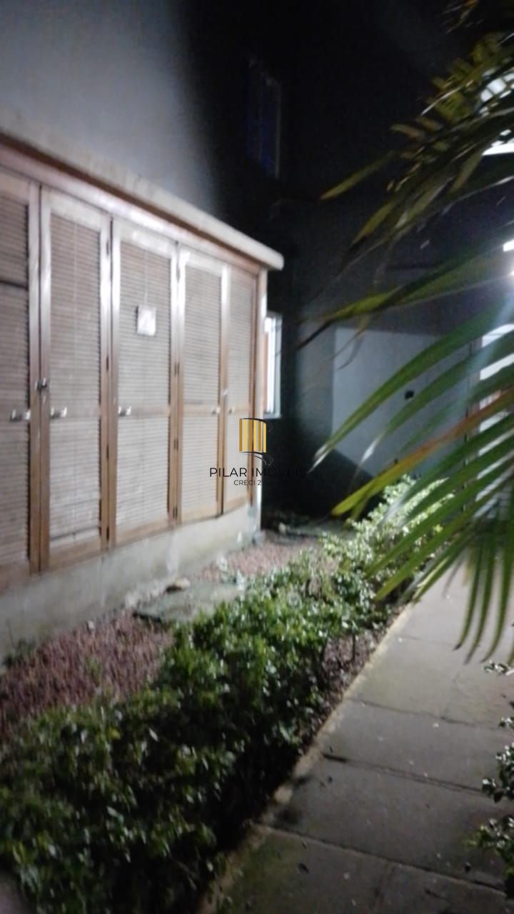 Apartamento dois dormitórios com vaga de garagem