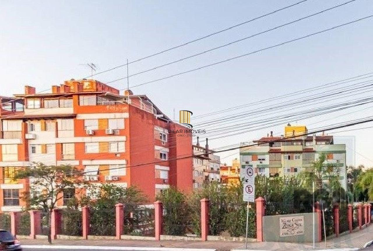 Cobertura 3 dormitórios com 111m2, semi mobiliado na Avenida o bairro Cavalhada
