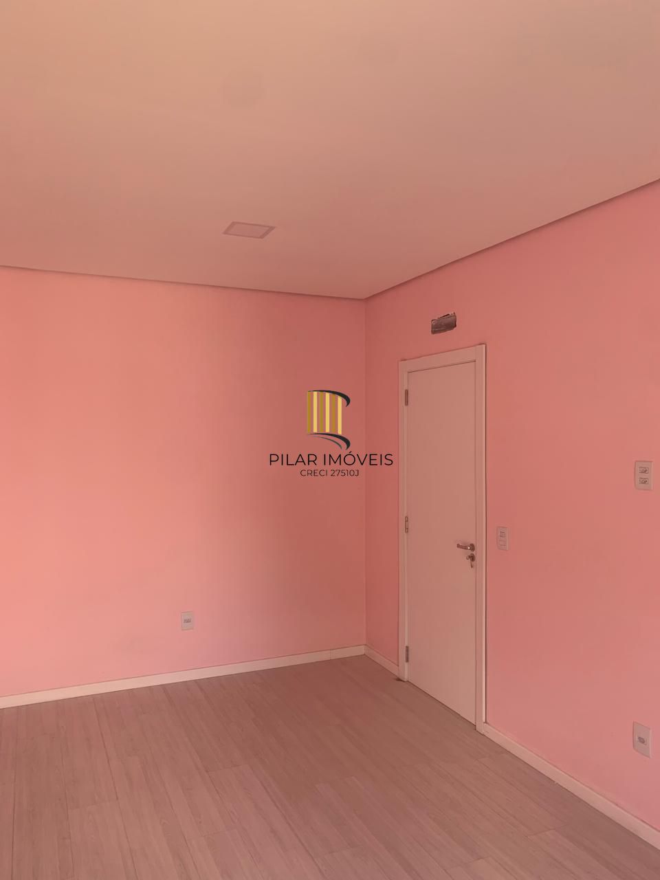 Casa com 3 dormitórios e suíte à Venda no Bairro Medianeira - Porto Alegre/RS