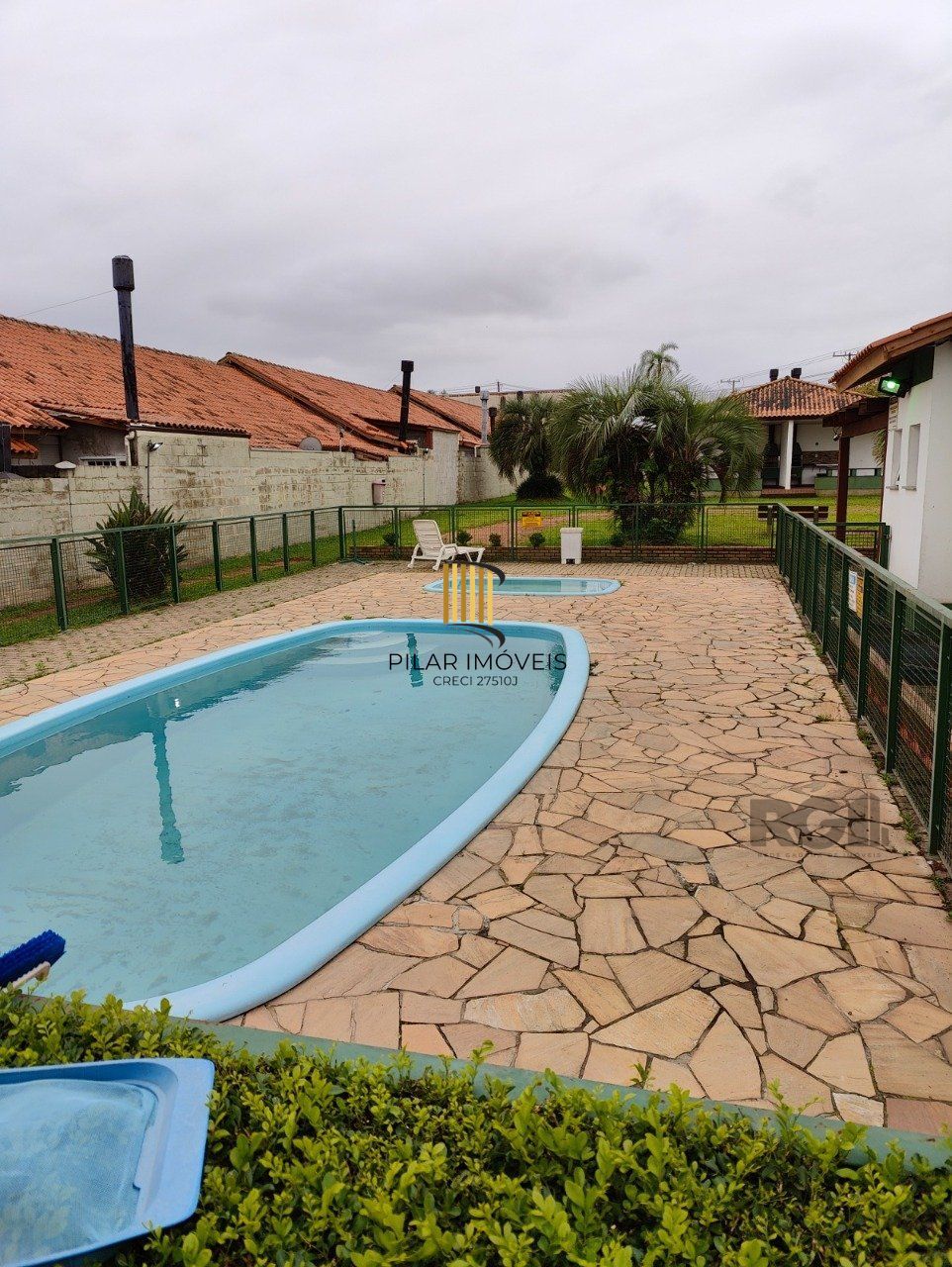 Casa com 2 dormitórios em condomínio fechado em Canoias - Pilar Imóveis