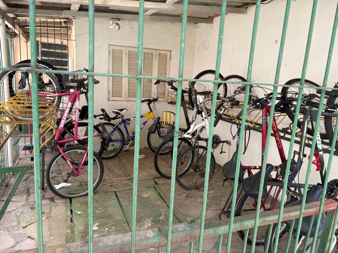 Apartamento de 2 dormitórios com vaga no bairro Vila Nova