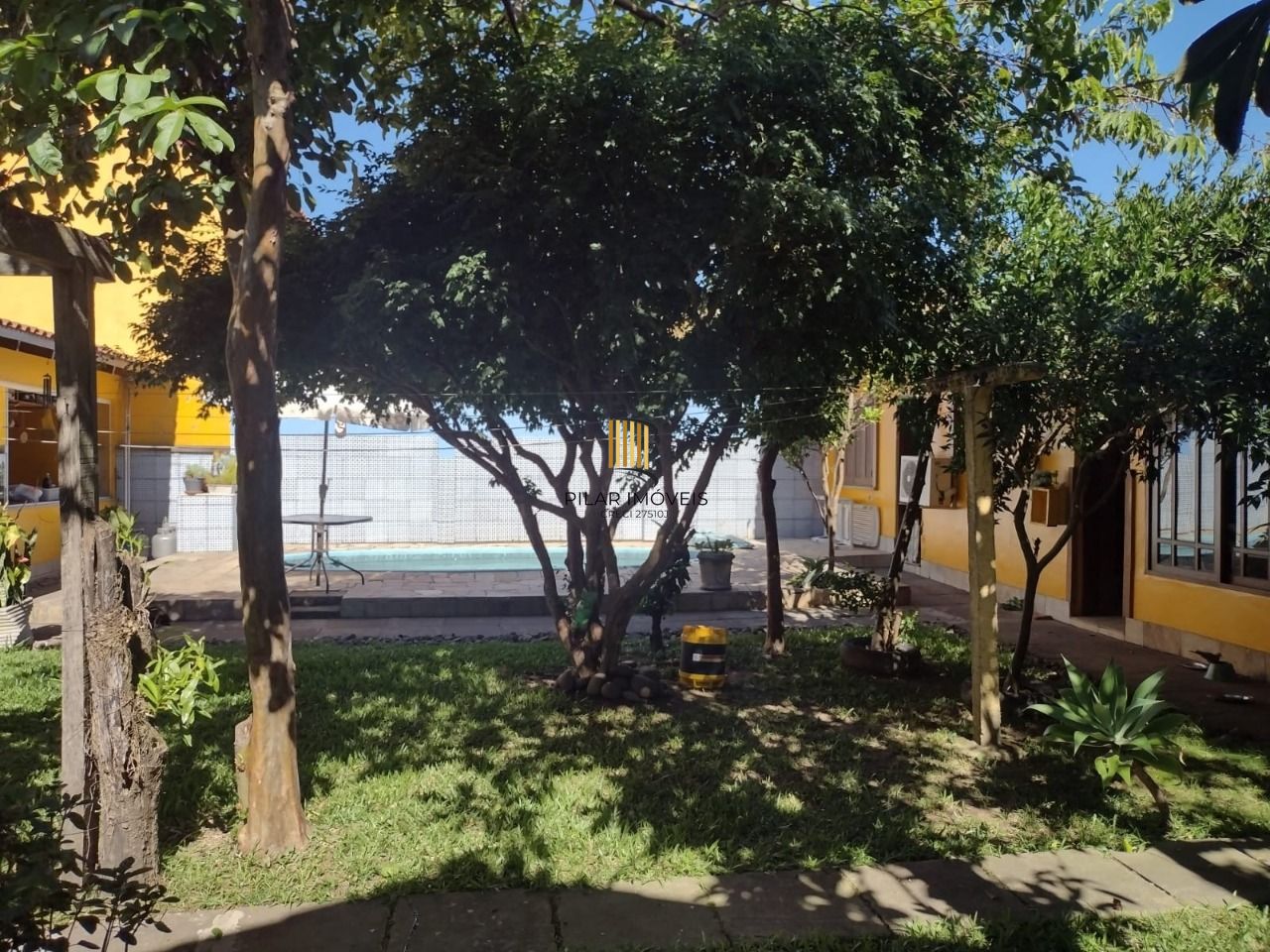 Casa para Venda - 693.6m², 5 dormitórios, sendo 3 suites, 4 vagas - Hípica