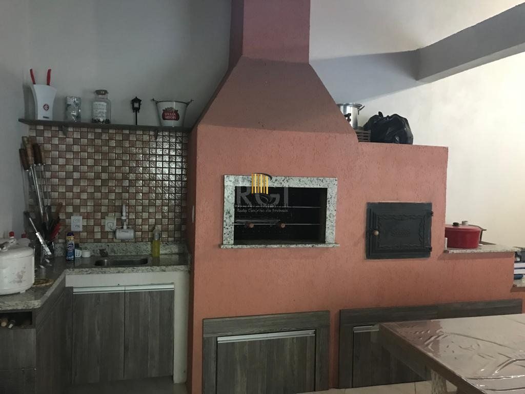Casa 3 dormitórios no bairro Ipanema