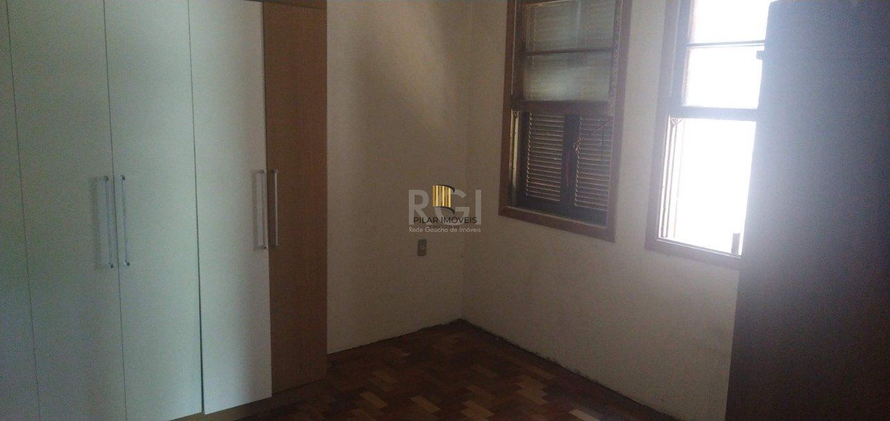 Casa de 4 dormitórios na Av. Teresópolis bairro Teresópolis