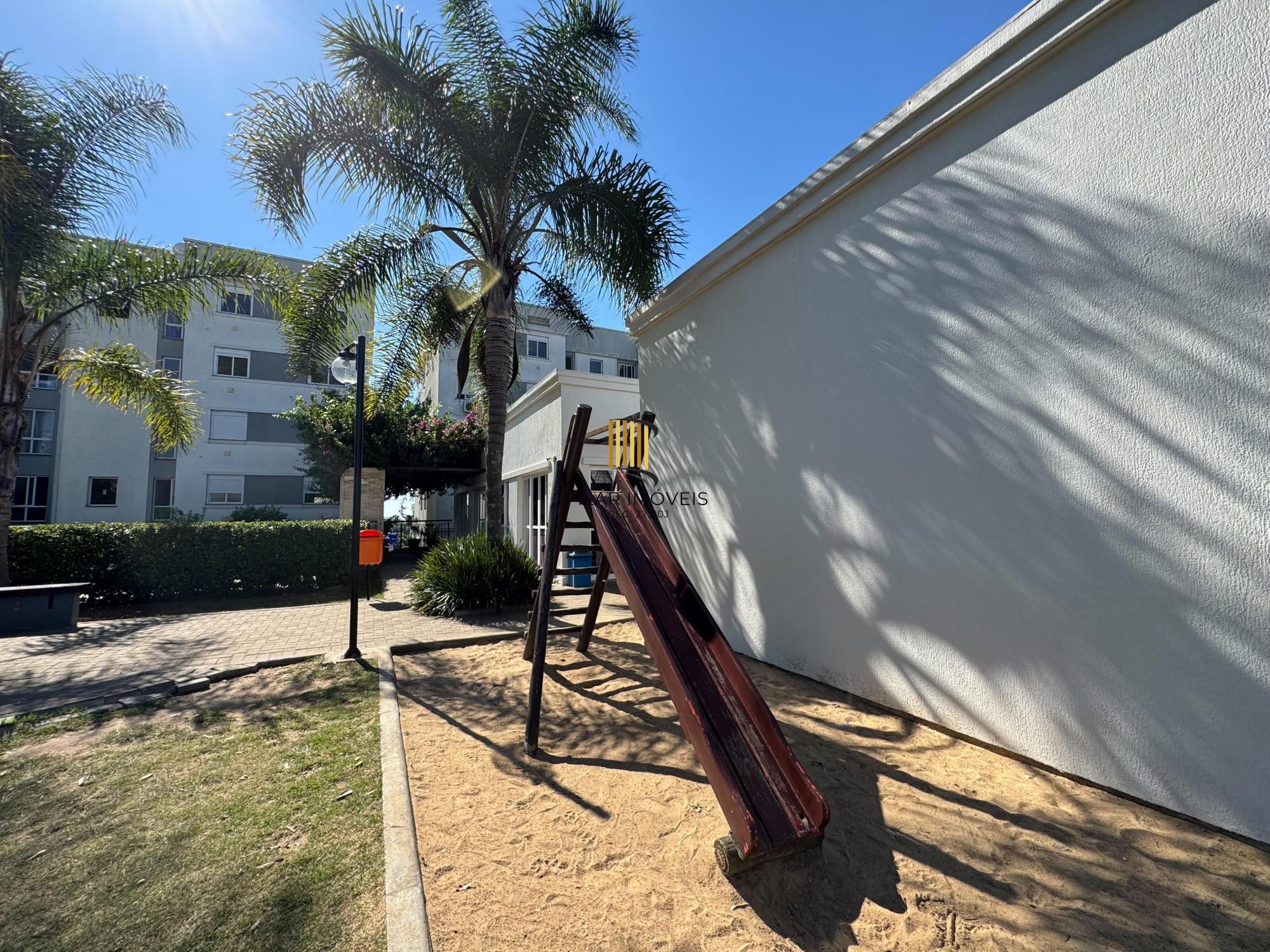 Apartamento com 02 quartos e 01 vaga escriturada no Bairro Lomba do Pinheiro