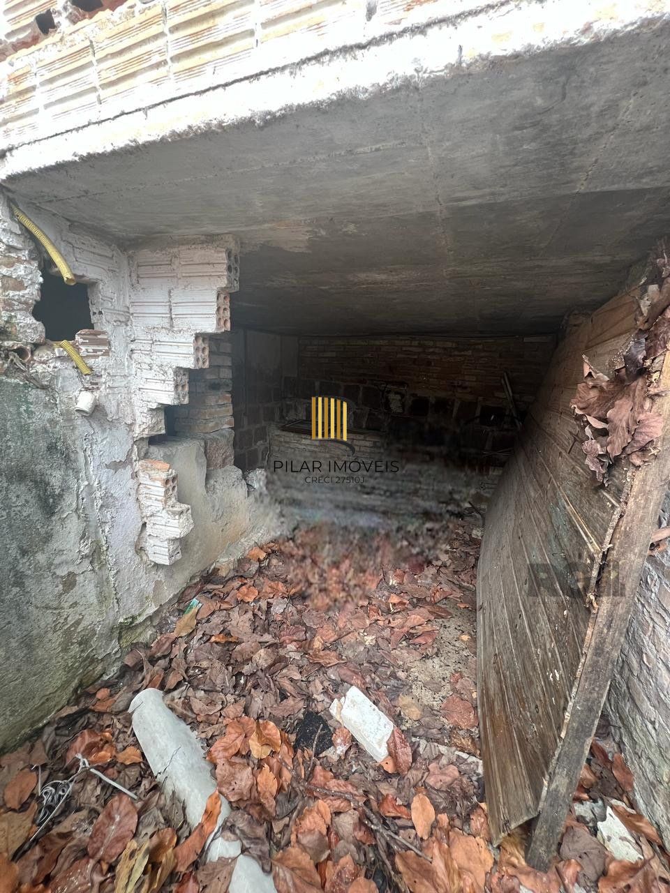Terreno de esquina no bairro Cristal.