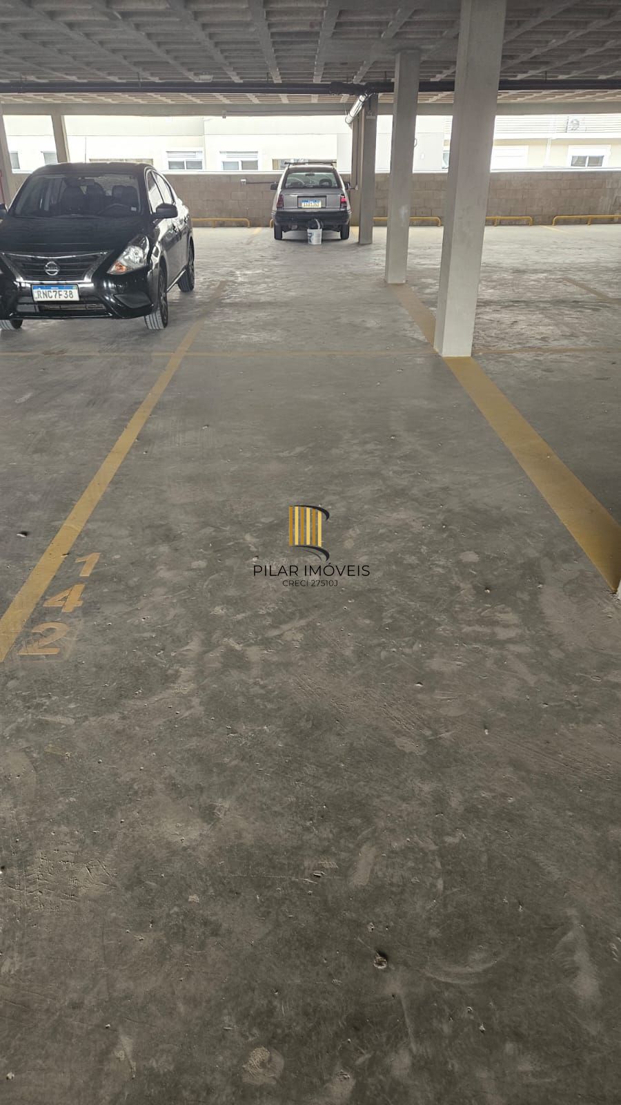 Apartamento de 2 dormitórios com 1 vaga de garagem , nunca habitado !