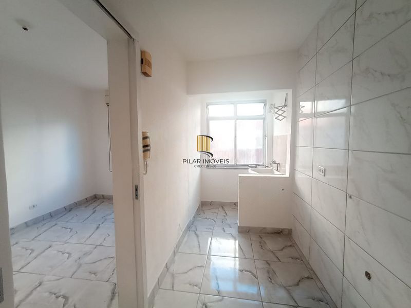 Apartamento com 03 quartos e 01 vaga no Bairro Vila Nova em Porto Alegre