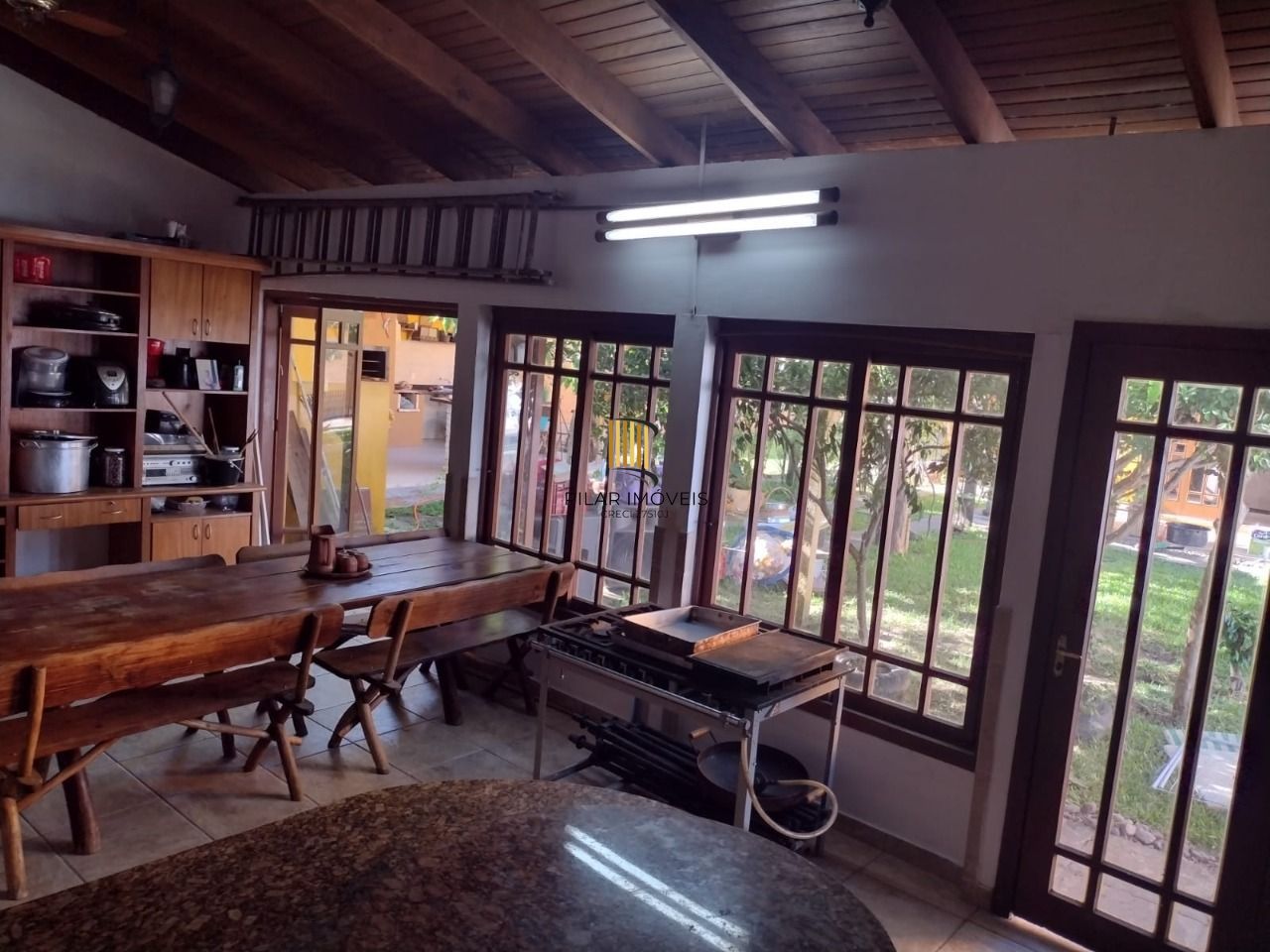 Casa para Venda - 693.6m², 5 dormitórios, sendo 3 suites, 4 vagas - Hípica