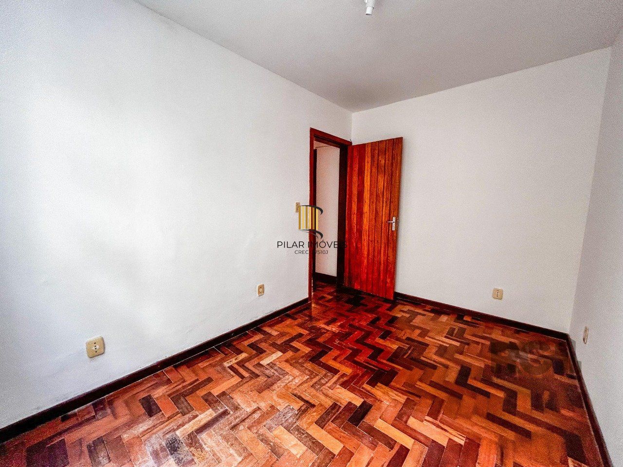 APARTAMENTO 2 DORMITÓRIOS, VAGA ROTATIVA, NO BAIRRO CRISTAL, PORTO ALEGRE/RS