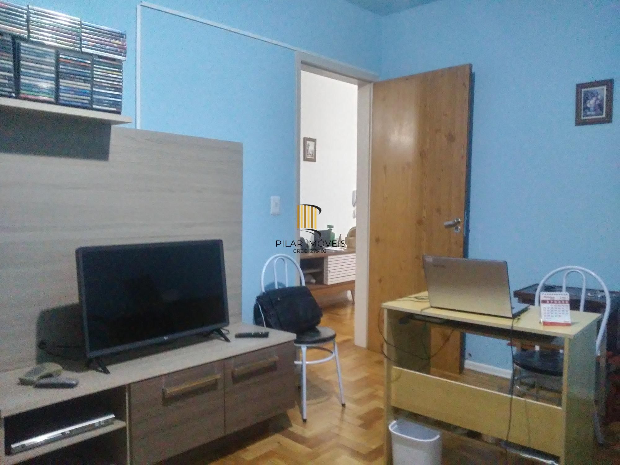 APARTAMENTO 2 DORMITÓRIOS NO 2º PAVIMENTO 1º ANDAR LOCALIZADO  NO BAIRRO SÃO SEBASTIÃO