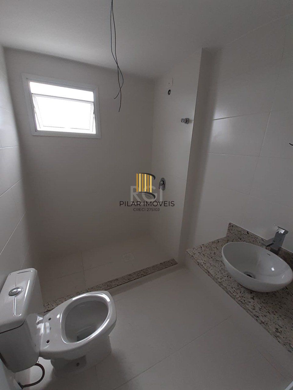 Apartamento para Venda - 90.31m², 2 dormitórios, sendo 2 suites, 2 vagas - Petrópolis