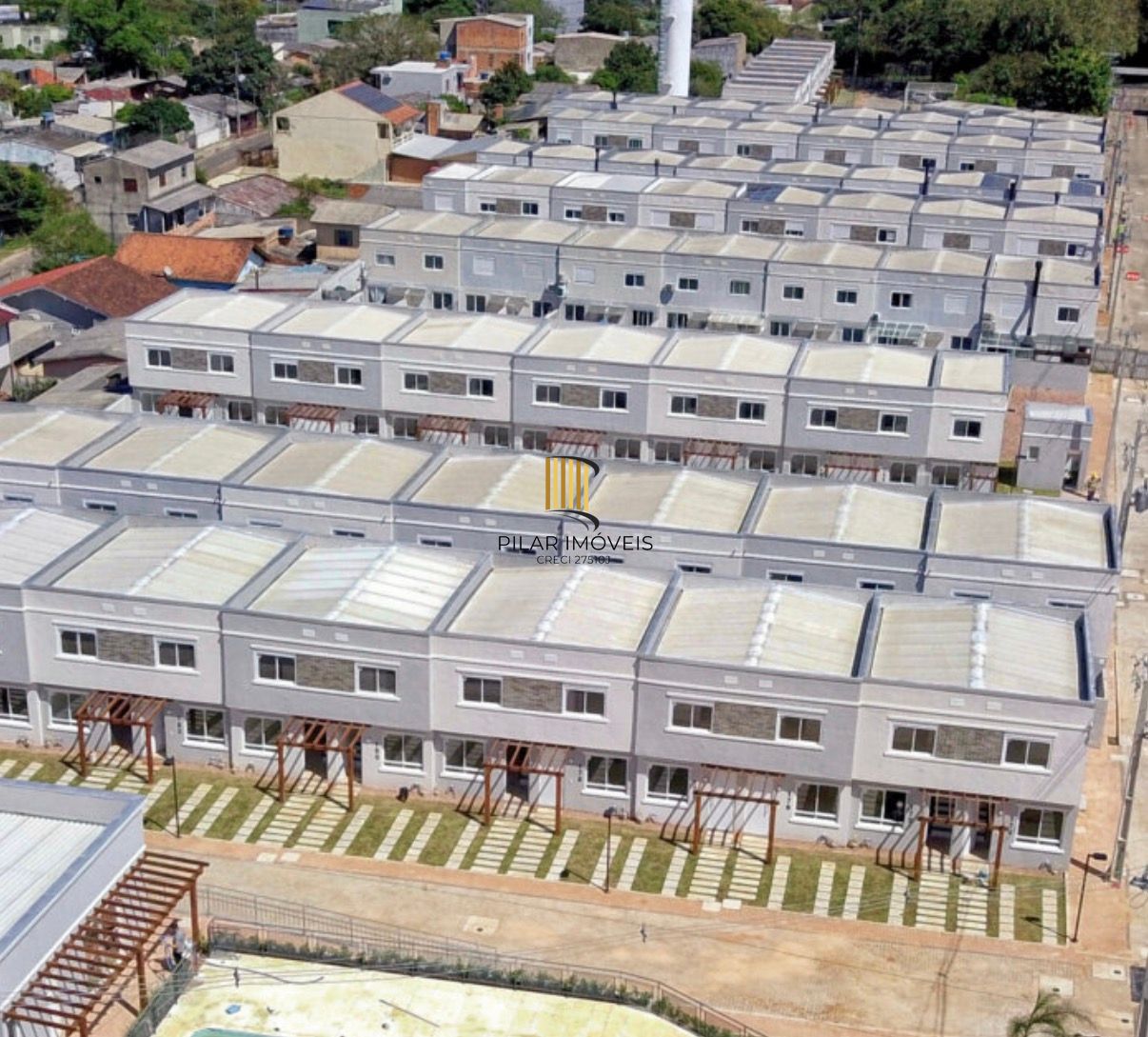 Casa em Condomínio com 02 quartos e 01 vaga no Bairro Campo Novo