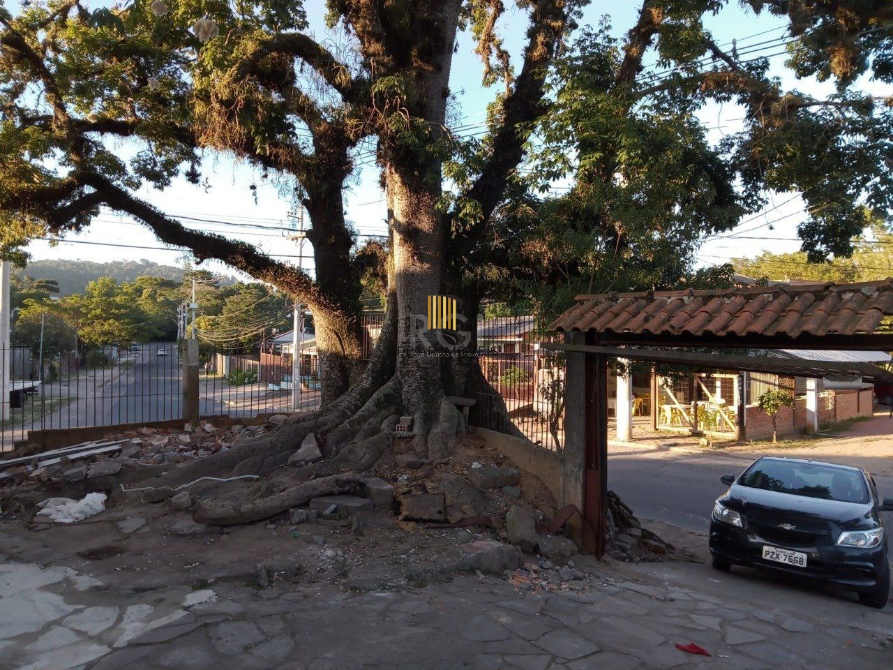 Casa para Venda - 748m², 3 dormitórios, 4 vagas - Belém Velho, Porto Alegre