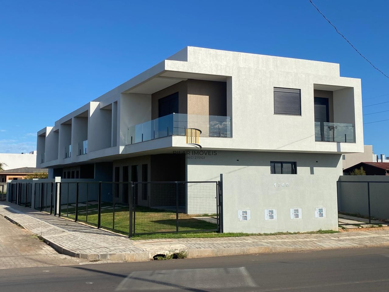 Casa com 03 quartos, sendo 01 suíte na Praia da Cal
