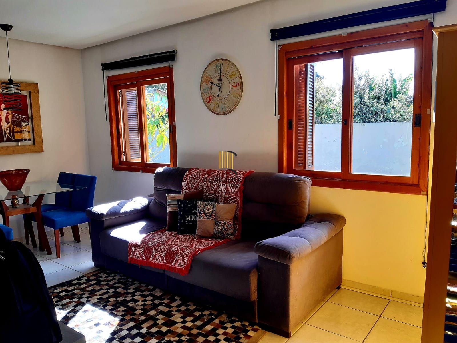 Casa em condomínio com 1 vaga de garagem  !