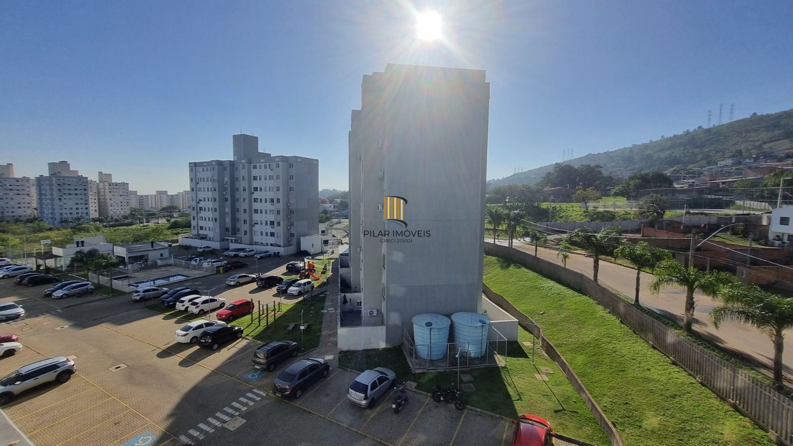 Apartamento com 02 quartos e 01 vaga fixa no Bairro Morro Santana