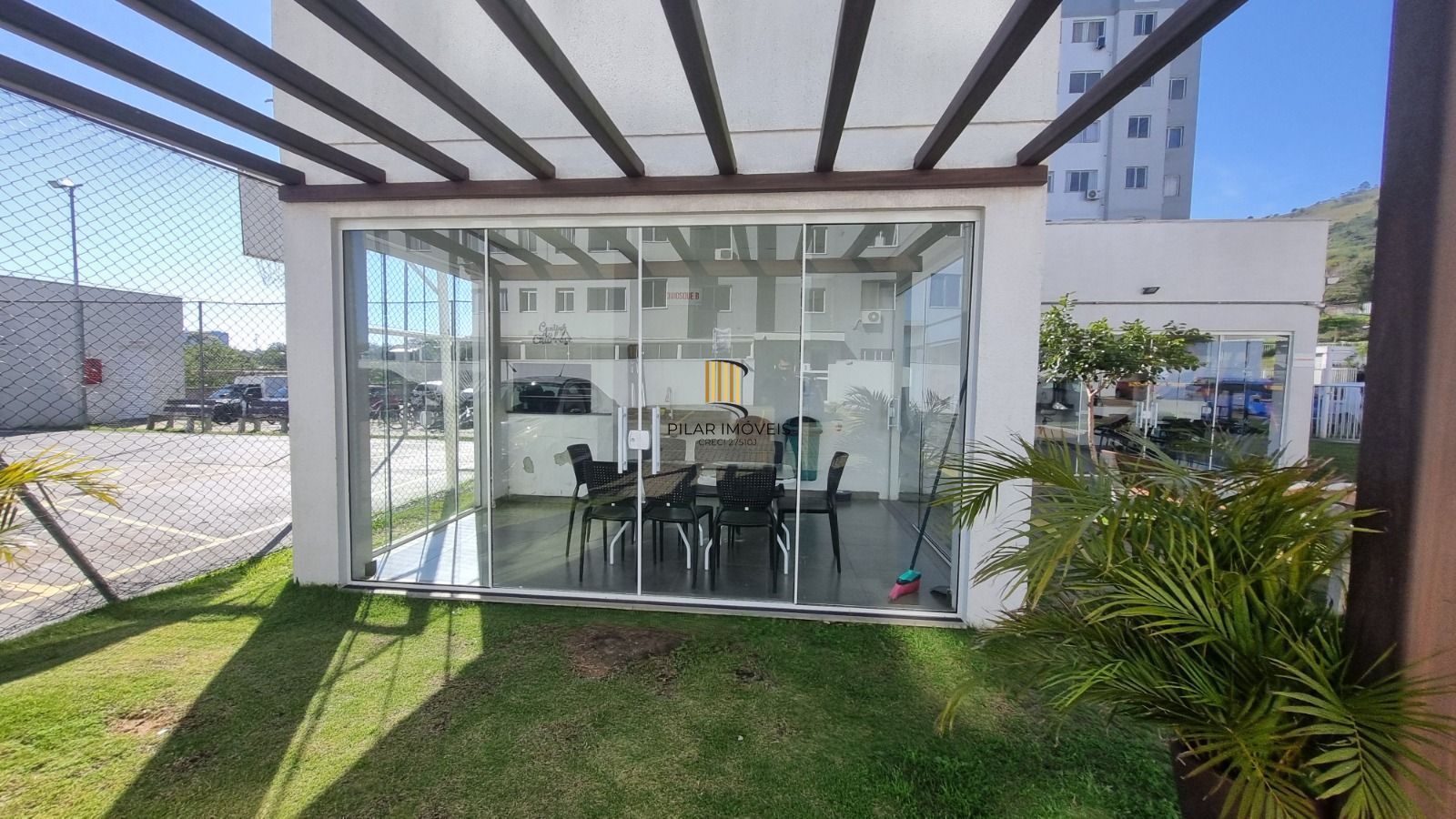 Apartamento com 02 quartos e 01 vaga fixa no Bairro Morro Santana