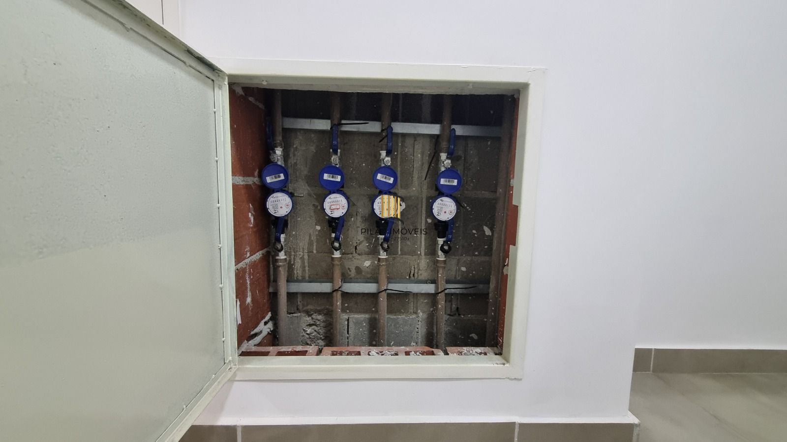 Apartamento com 02 quartos e 01 vaga fixa no Bairro Morro Santana