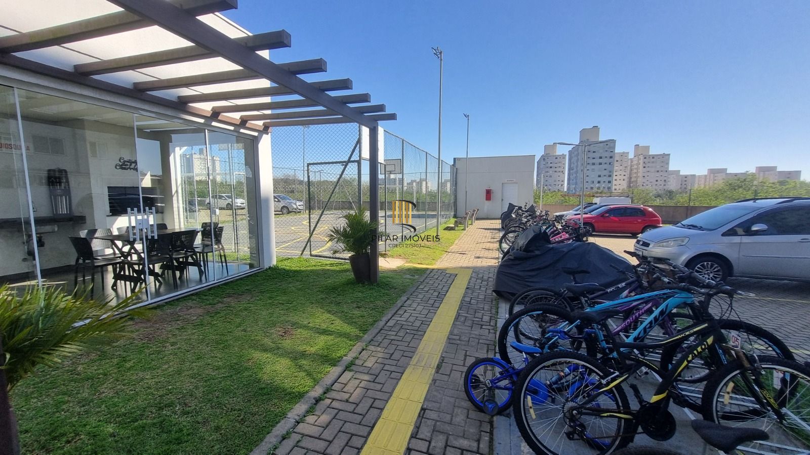 Apartamento com 02 quartos e 01 vaga fixa no Bairro Morro Santana