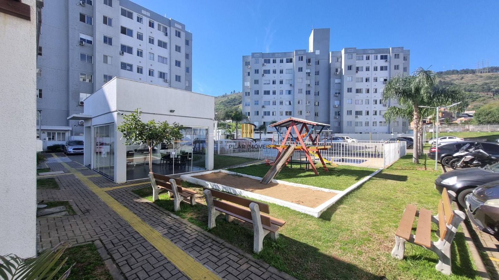 Apartamento com 02 quartos e 01 vaga fixa no Bairro Morro Santana