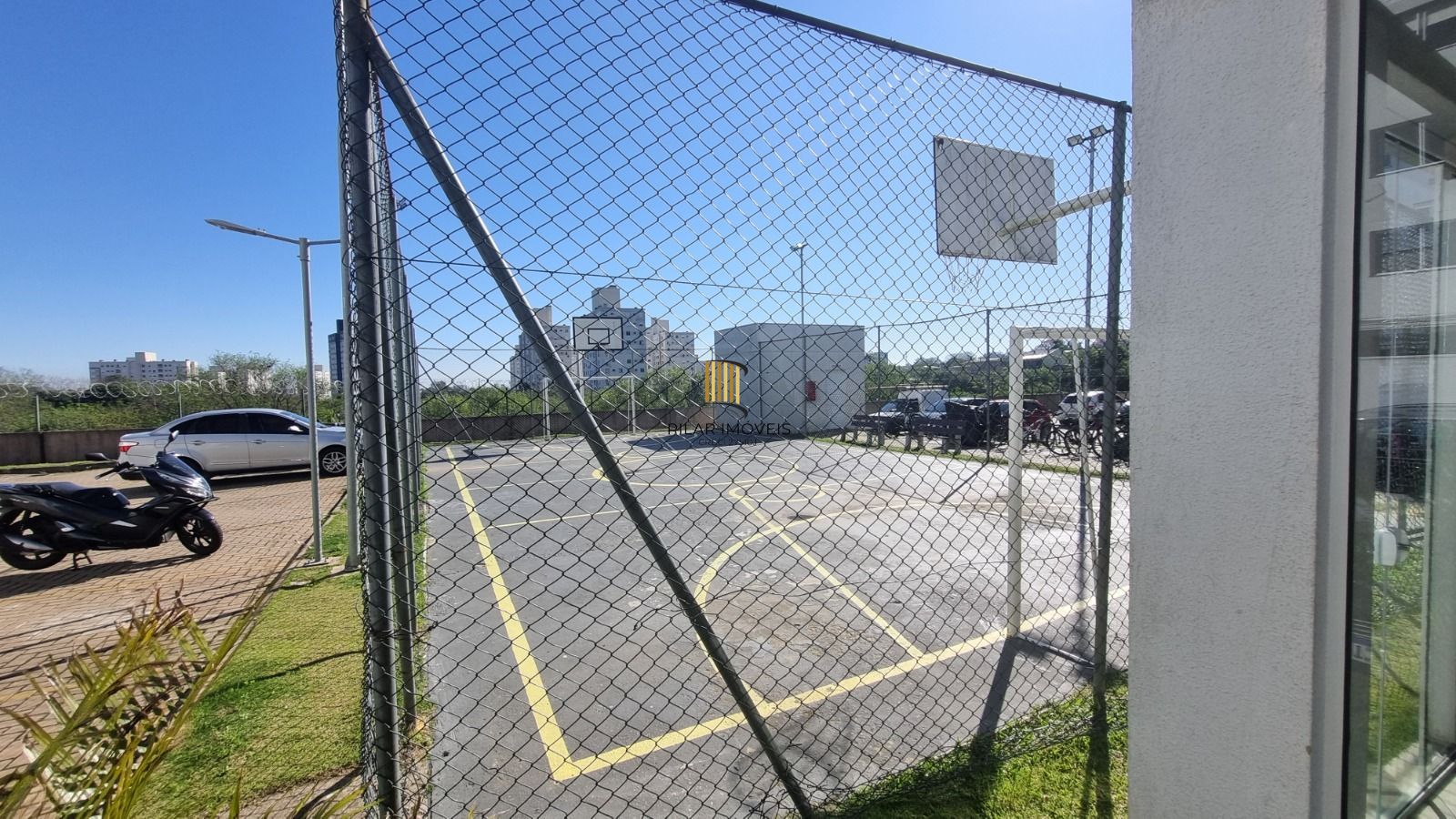 Apartamento com 02 quartos e 01 vaga fixa no Bairro Morro Santana