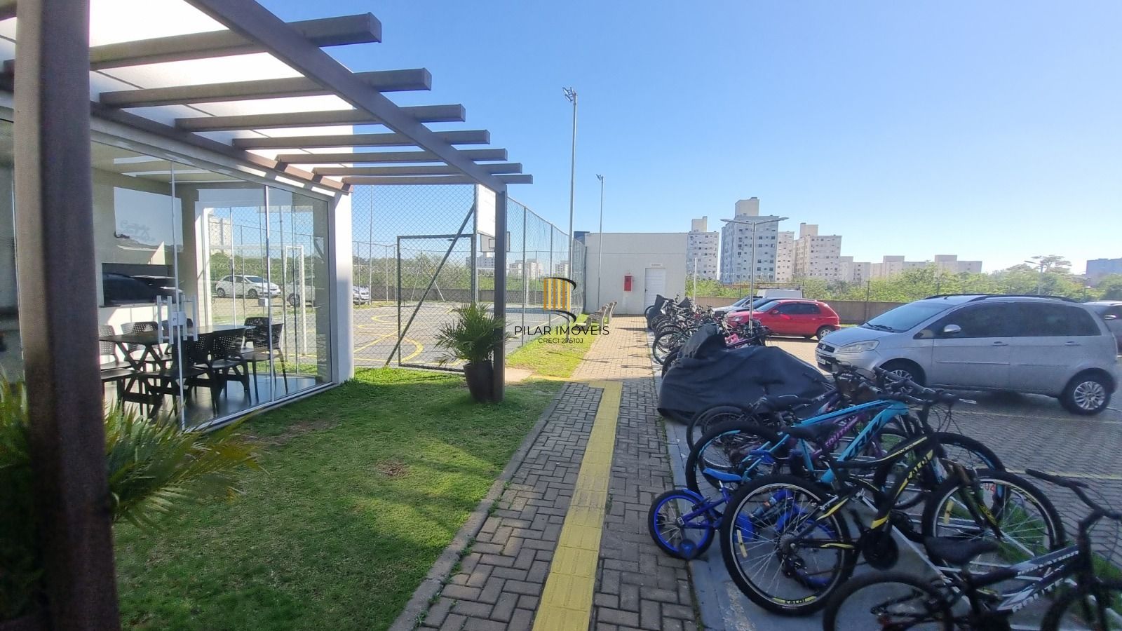 Apartamento com 02 quartos e 01 vaga fixa no Bairro Morro Santana