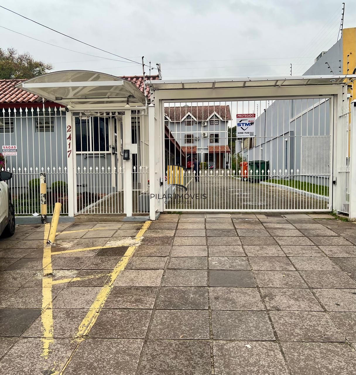 Casa em condomínio fechado  com 94m2, 3 dormitórios no bairro Camaquã.