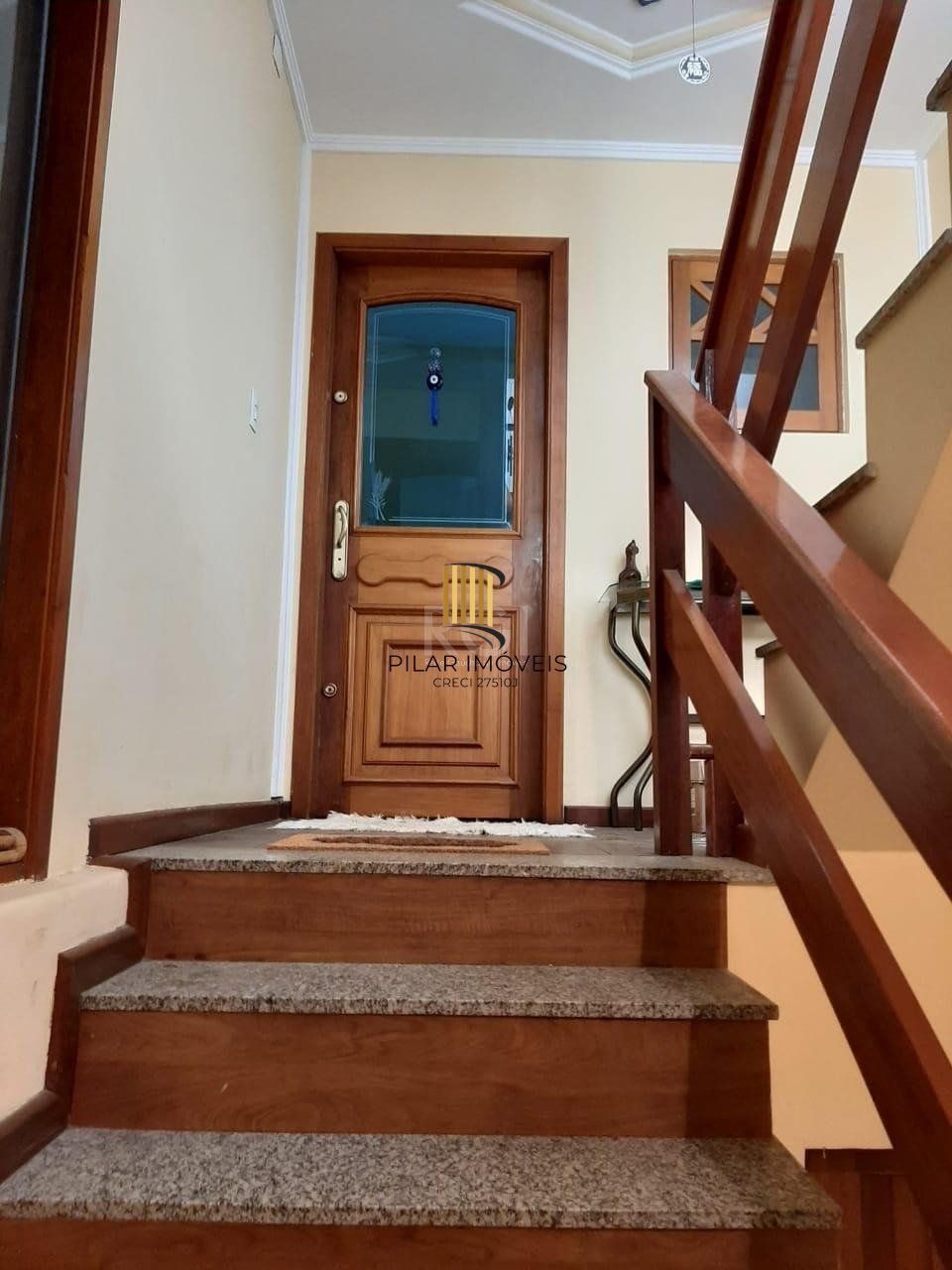 Casa para Venda - 274m², 3 dormitórios, sendo 1 suites, 3 vagas - Guarujá, Porto Alegre