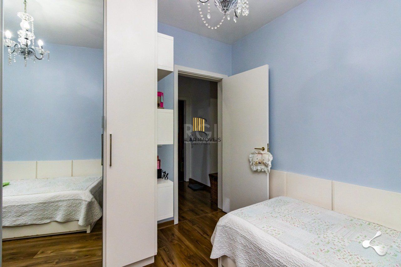 CASA 4 DORMITÓRIOS COM GARDEM NO GUARUJA - PORTO ALEGRE - RS