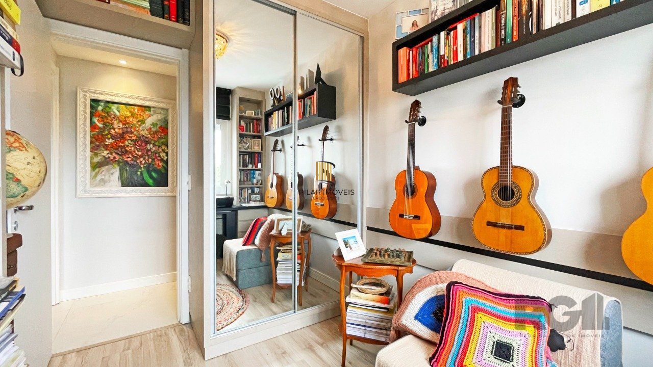 Apartamento dois dormitórios com duas vagas de garagem na Cidade Baixa