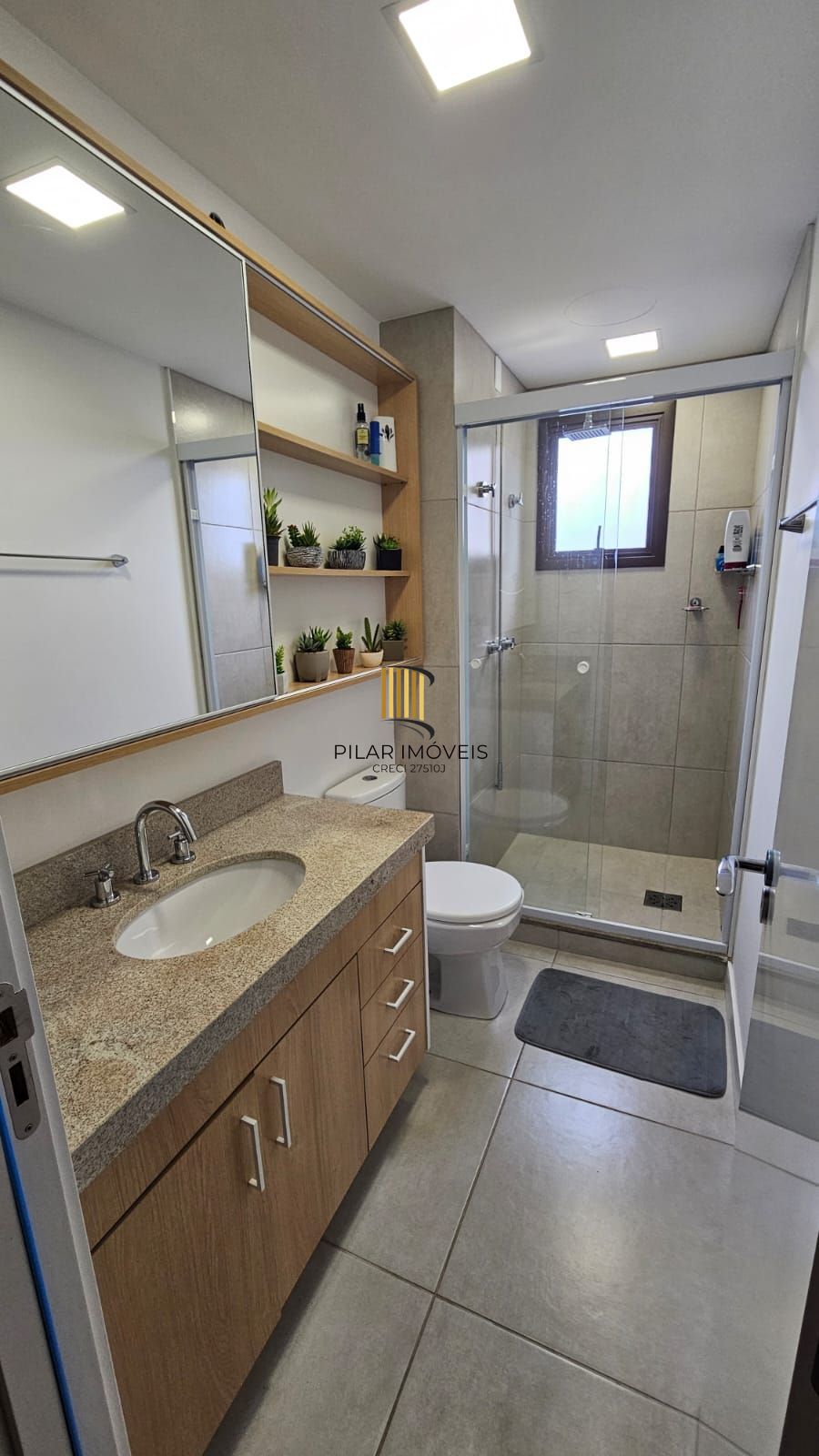 Apartamento de 2 dormitórios 2 suítes , vaga dupla coberta escriturada !