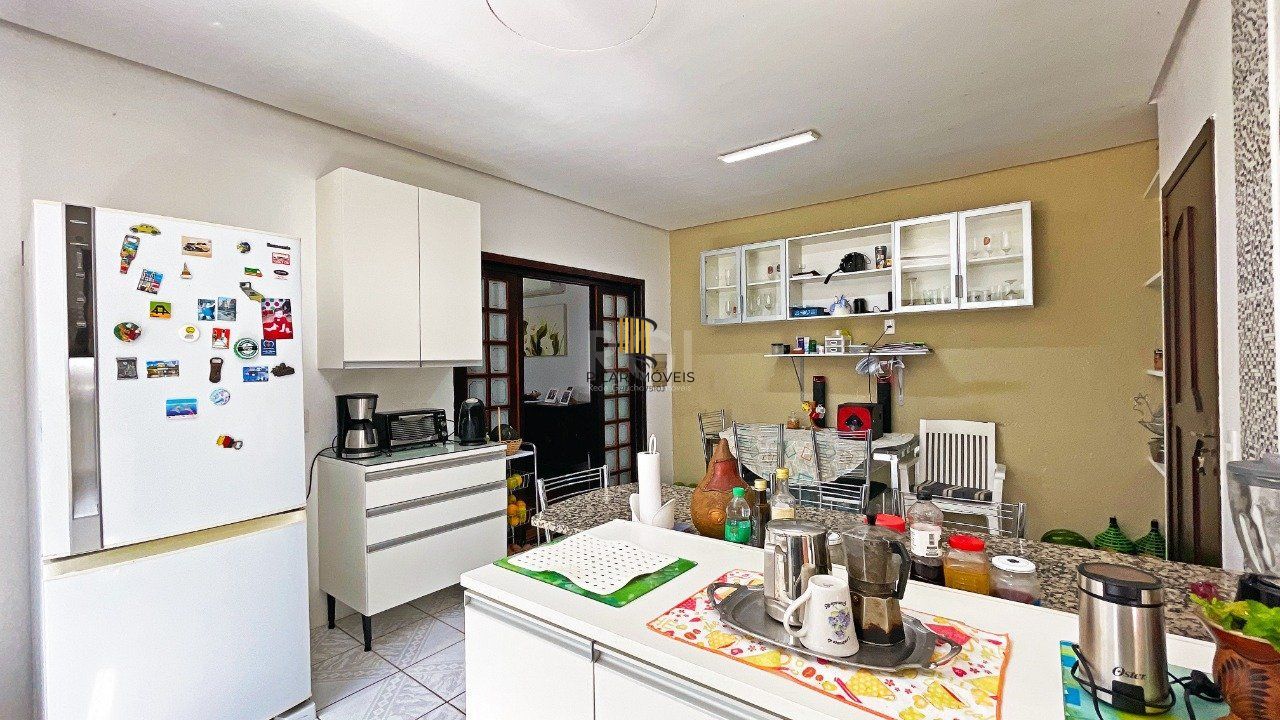 Casa 4 Suítes e 6 vagas de garagem no bairro Jardim Itu