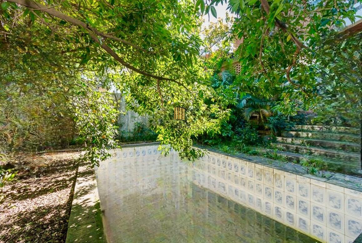 Casa 3 dormitorio com 230m2 pátio com piscina no bairro Itu Sabará