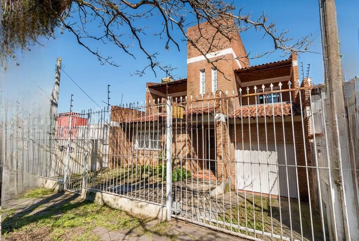 Casa 3 dormitorio com 230m2 pátio com piscina no bairro Itu Sabará
