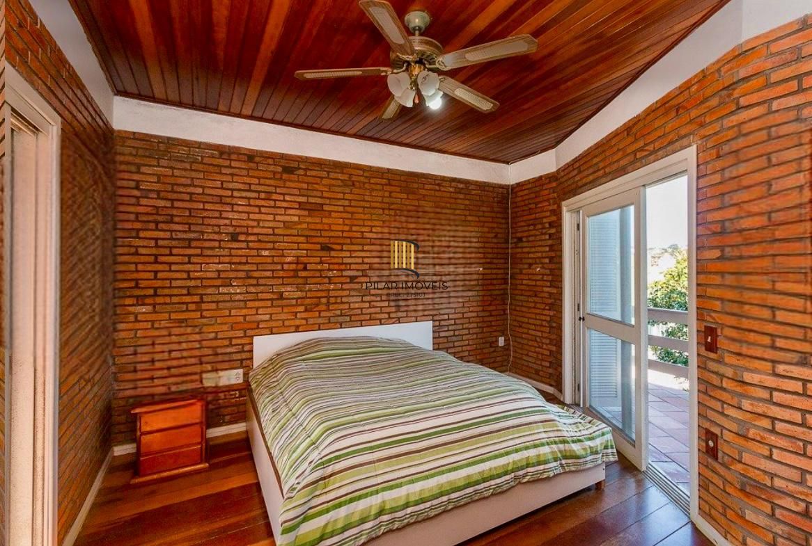 Casa 3 dormitorio com 230m2 pátio com piscina no bairro Itu Sabará