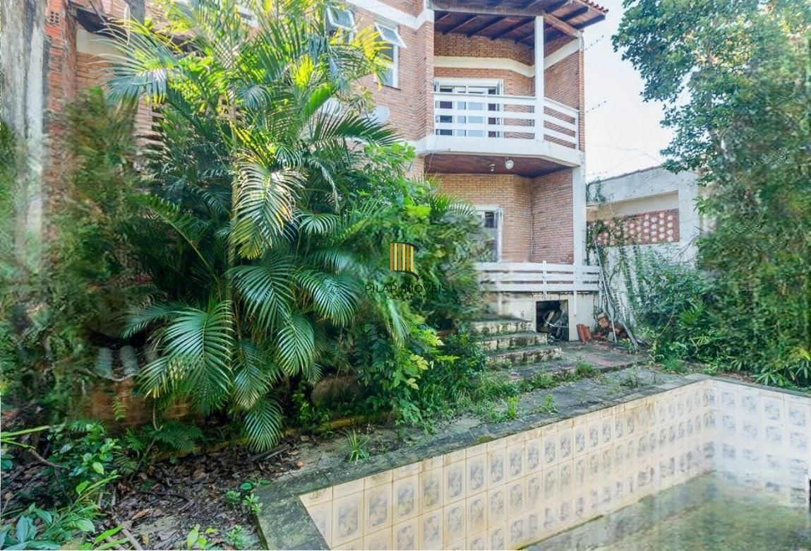 Casa 3 dormitorio com 230m2 pátio com piscina no bairro Itu Sabará