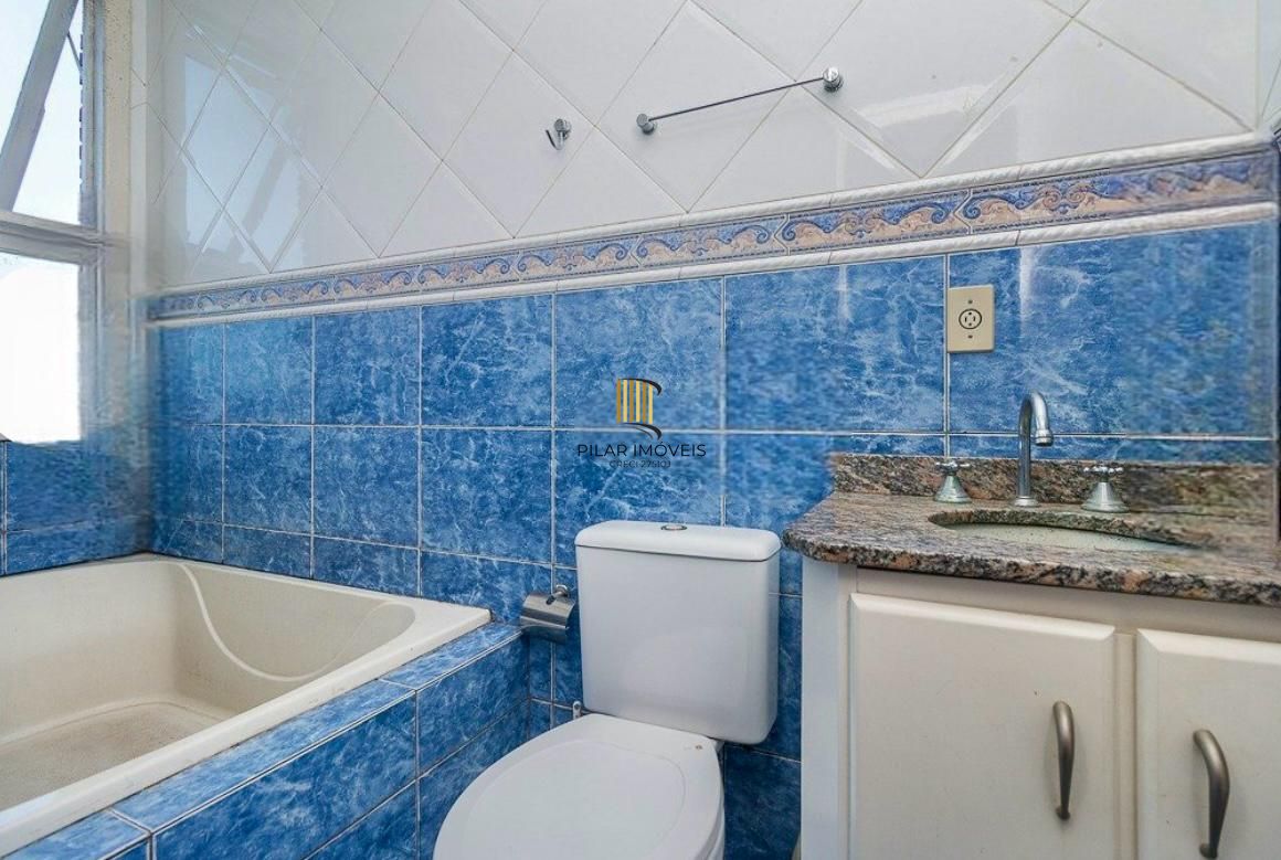 Casa 3 dormitorio com 230m2 pátio com piscina no bairro Itu Sabará