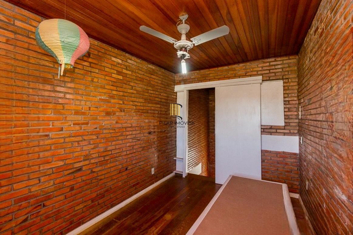 Casa 3 dormitorio com 230m2 pátio com piscina no bairro Itu Sabará