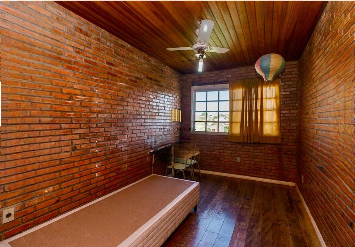 Casa 3 dormitorio com 230m2 pátio com piscina no bairro Itu Sabará