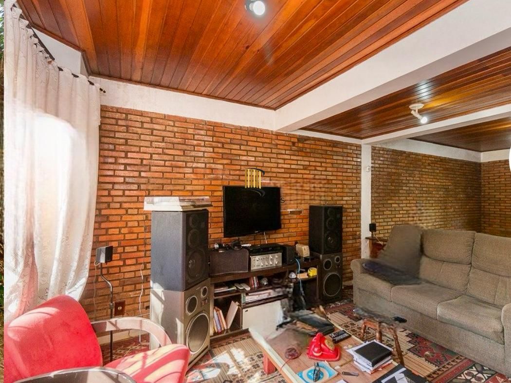 Casa 3 dormitorio com 230m2 pátio com piscina no bairro Itu Sabará