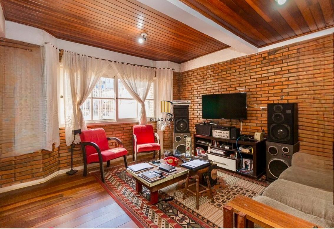 Casa 3 dormitorio com 230m2 pátio com piscina no bairro Itu Sabará